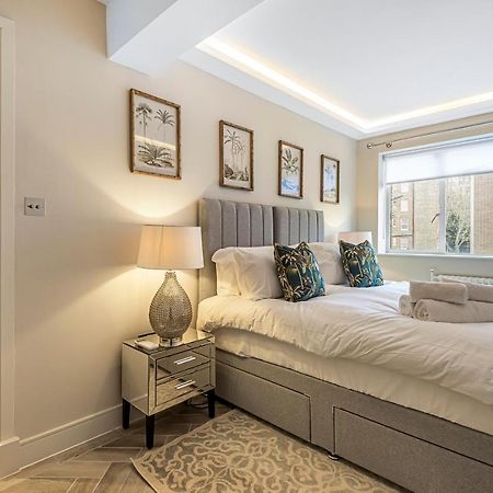 Luxury Living In Knightsbridge Private Balcony View Of Harrods, 2Br2Ba With Ac London Exterior photo